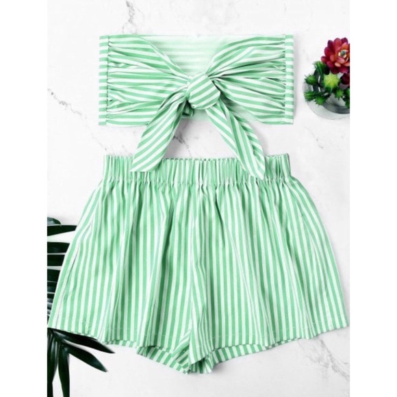Zaful Other - Knot Bandeau Top With Striped Shorts Set